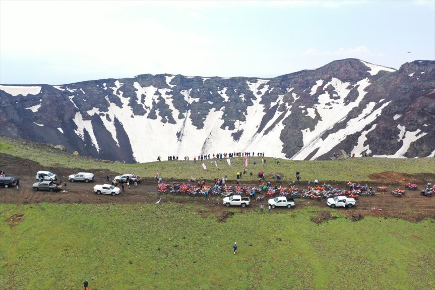 Enduro ve ATV sporcuları, Ağrı Dağı eteklerinde yüksek rakımlı etkinlikte buluştu.