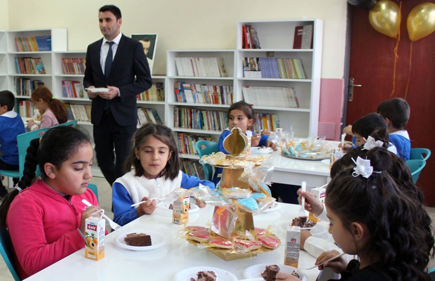 Cafer Canşi: Cem Adrian'a Doğum Gününde Kütüphane Hediye Etmek İstedik