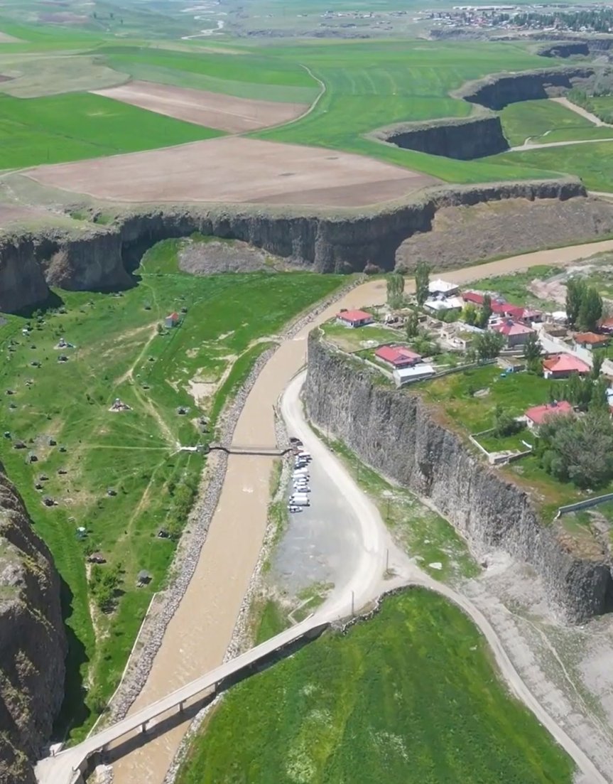 Ağrı Diyadin'deki 30 kilometrelik kanyon havadan görüntülendi