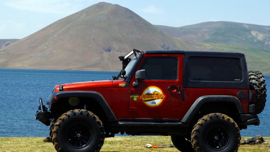 Ağrı Balık Gölü'nde 30 Arazi Aracının Katıldığı Off-Road Etkinliği Düzenlendi