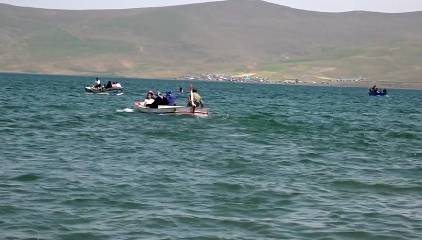 Ağrı'nın doğa harikası Balık Gölü'nde renkli şenlik