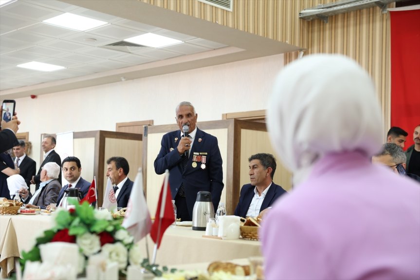 Terörsüz Türkiye Kardeşlik Sofrası programında bir gazi, Bakan Göktaş ve katılımcılara hitap etti.