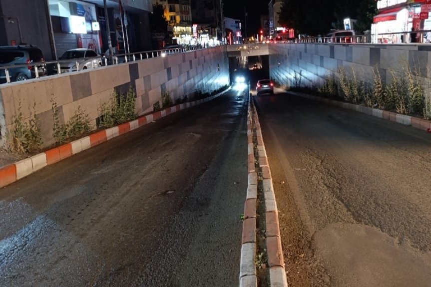 Ağrı merkezindeki araç alt geçidi kent trafiğinin tartışılan ulaşım noktalarından biri olarak öne çıkıyor.