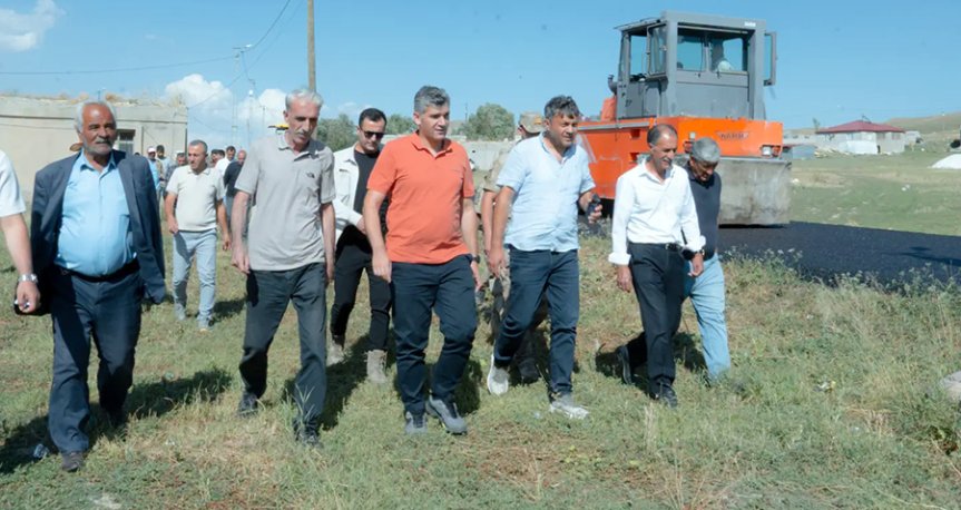Diyadin'de 14 Kilometrelik Asfalt Çalışması Başladı: 3 Yerleşimin Yolu Yenileniyor