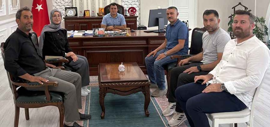 Kaymakam Burak Dertlioğlu YKS'de Türkiye 883'üncüsü Olan Rojda Oğul'u Ağırladı