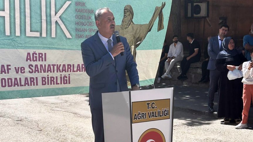 Vali Önder Bozkurt Ahilik Haftasında Konuşma Yapıyor