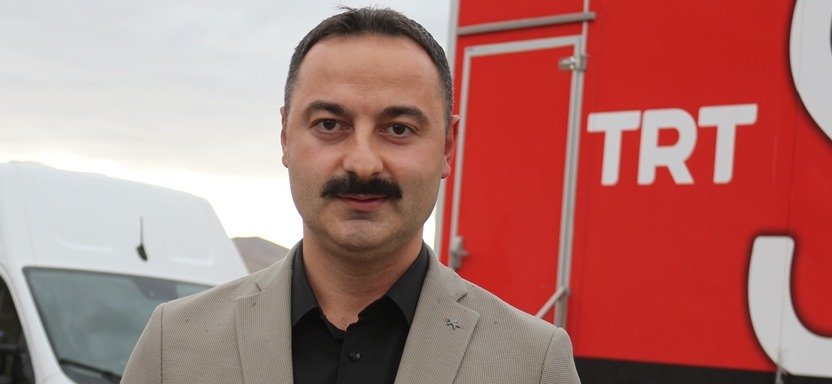 Doğubayazıt Kaymakamı Mustafa Ayvat, İshak Paşa Sarayı'ndaki TRT Sinema Tırı etkinliğinde